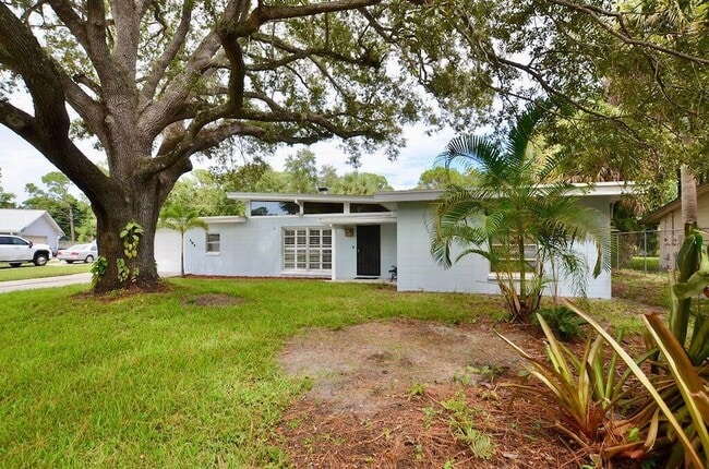 505 Coconut Ave E in Port St. Lucie, FL - Building Photo - Building Photo