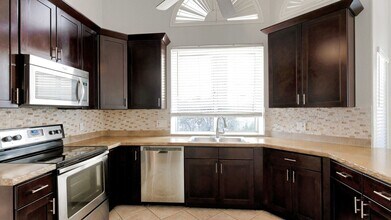 16632 S 37th Way in Phoenix, AZ - Building Photo - Building Photo