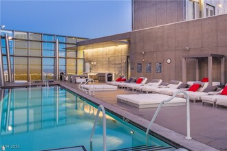3726 S Las Vegas Blvd in Las Vegas, NV - Building Photo - Building Photo