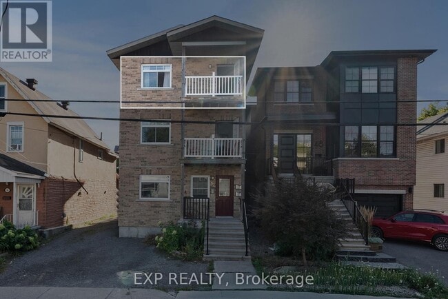 property at 52 Champagne Ave S