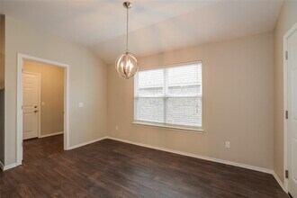4405 Windgate W Rd in Oklahoma City, OK - Building Photo - Building Photo