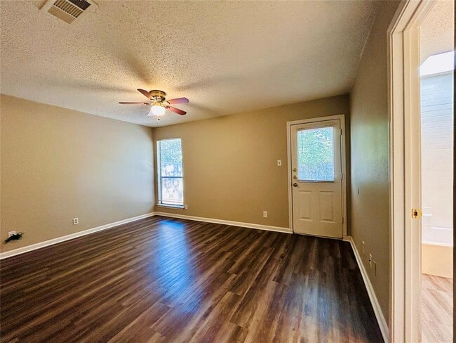 9221 Kempler Dr in Austin, TX - Building Photo - Building Photo