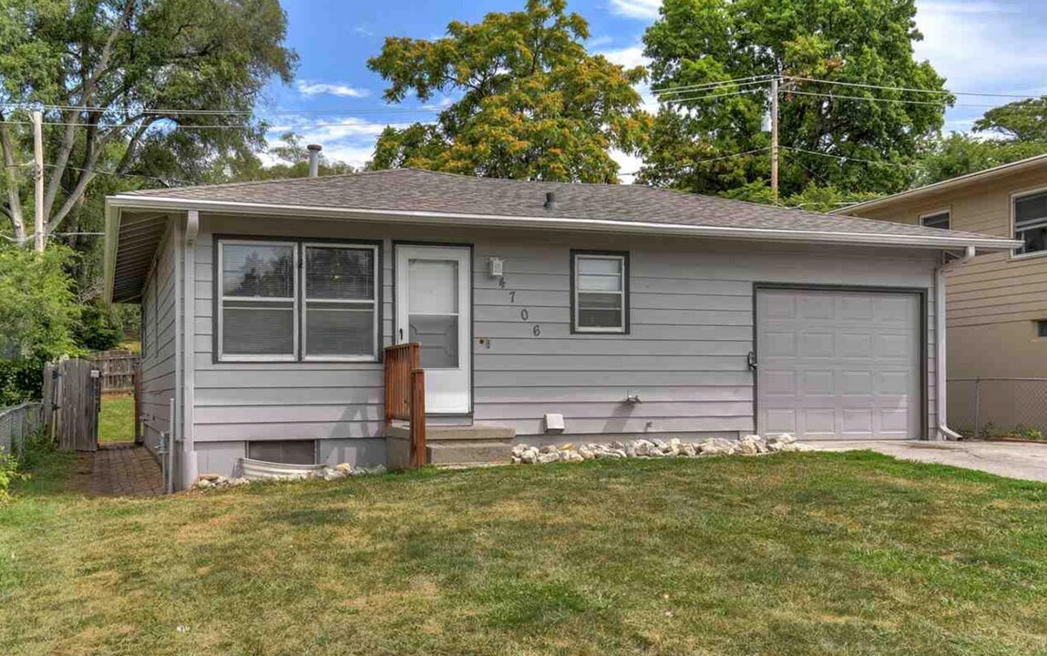 4706 Kansas Ave in Omaha, NE - Building Photo