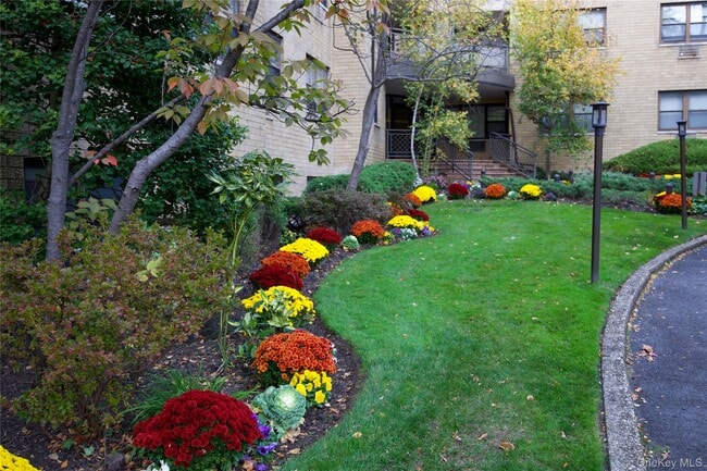 property at 5 Schenck Ave