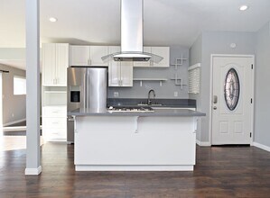 2534 Mobley St in San Diego, CA - Building Photo - Building Photo
