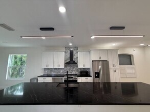 1550 Center Rd in Terra Ceia, FL - Building Photo - Building Photo