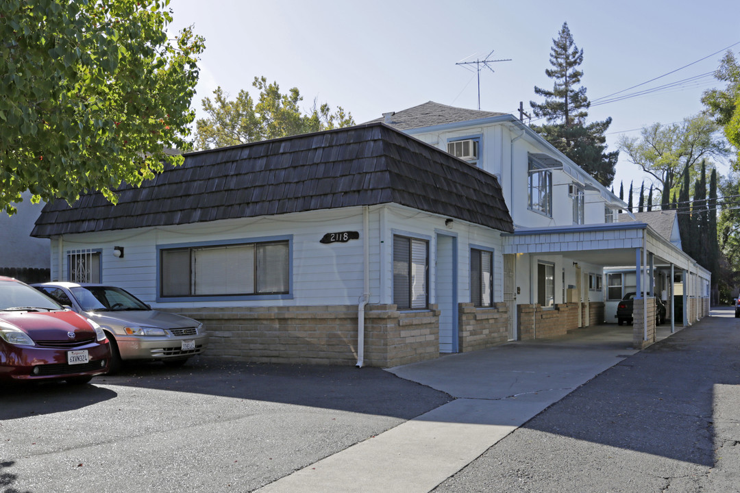 2118 S St in Sacramento, CA - Building Photo