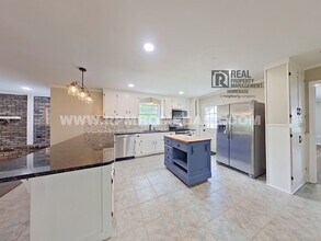 140 Gillis Dr in Crestview, FL - Building Photo - Building Photo