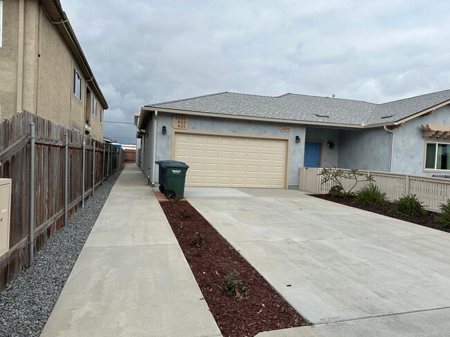 821 10th St in Imperial Beach, CA - Building Photo - Building Photo