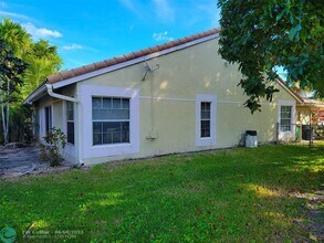 10445 NW 8th Ct in Coral Springs, FL - Building Photo - Building Photo