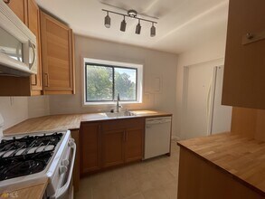 282 Ardmore Cir NW-Unit -3 in Atlanta, GA - Building Photo - Building Photo