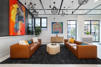DUO in Chelsea, MA - Foto de edificio - Lobby