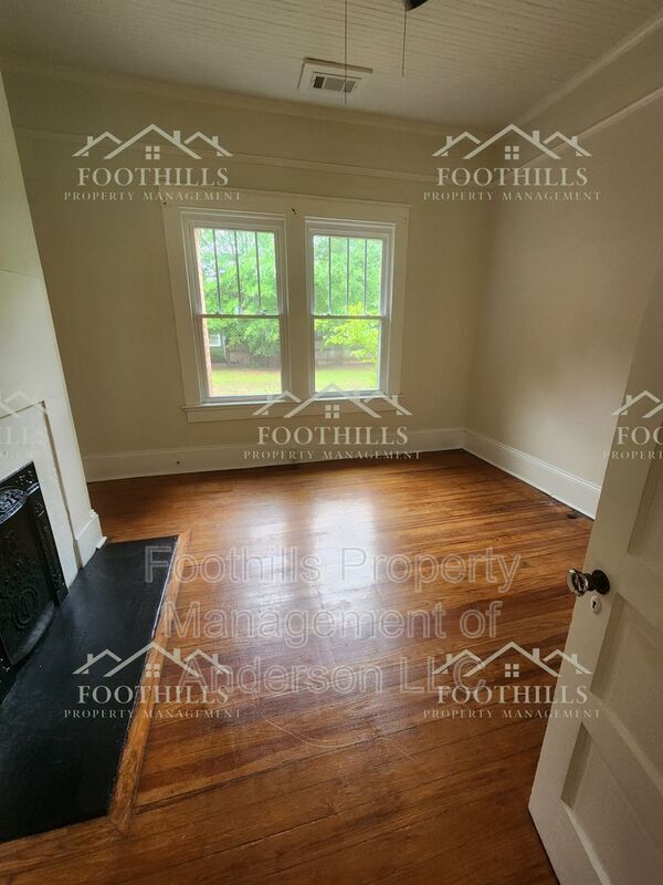 1208 W Whitner St in Anderson, SC - Building Photo - Building Photo