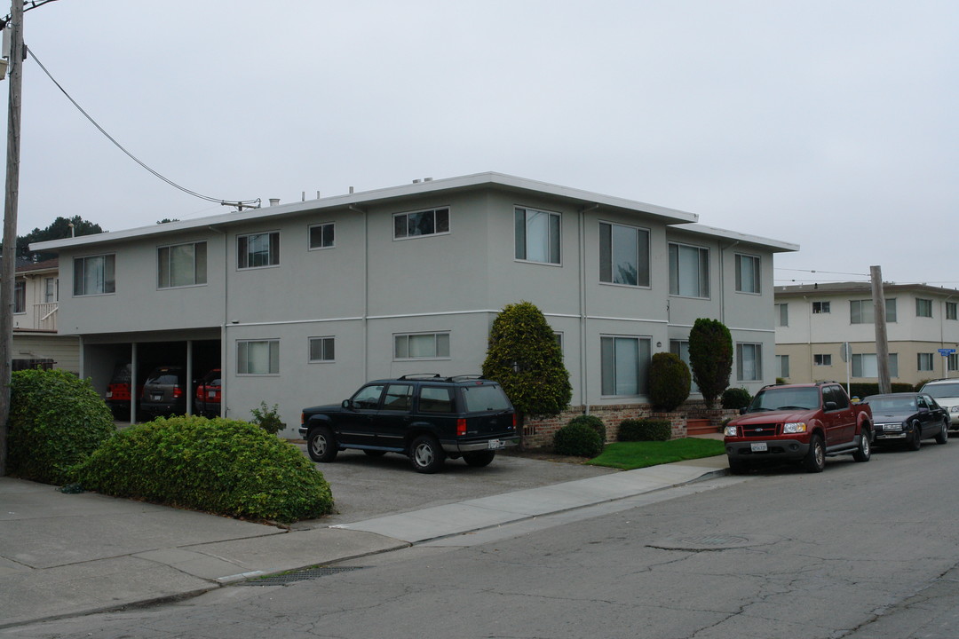 1395 Broadway in Millbrae, CA - Building Photo