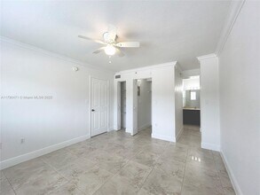 445 SW 11th St, Unit 104 in Miami, FL - Building Photo - Building Photo