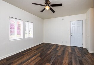 Coronado 2 in Topeka, KS - Building Photo - Interior Photo