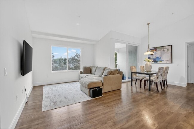 property at 224 Villa Cir