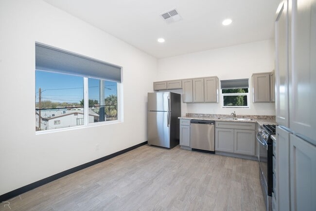 195 N 17th Ave in Yuma, AZ - Foto de edificio - Building Photo