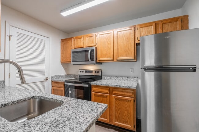 Shenandoah Commons in Front Royal, VA - Building Photo - Building Photo