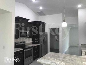 3005 3rd St SW in Lehigh Acres, FL - Building Photo - Building Photo