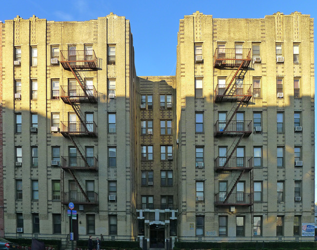 2270 Ocean Ave in Brooklyn, NY - Foto de edificio - Building Photo