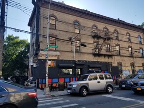 435 Menahan St in Brooklyn, NY - Foto de edificio - Building Photo