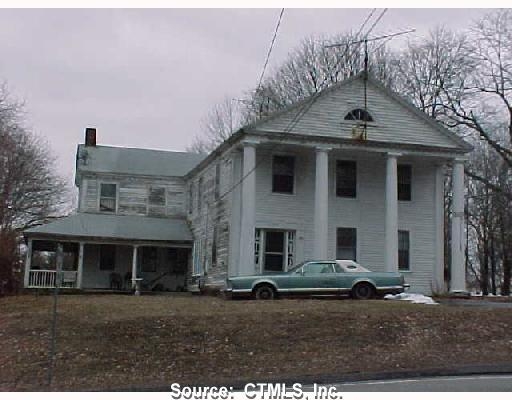 579 Norwich Rd in Plainfield, CT - Building Photo