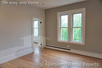 2 Ivaloo St in Somerville, MA - Building Photo - Building Photo