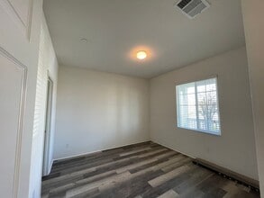 2016 Davis St in Woodland, CA - Building Photo - Building Photo