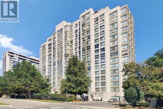 2901 Kipling Ave in Toronto, ON - Building Photo - Building Photo