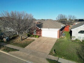 6436 Waterhill Ln in Fort Worth, TX - Building Photo