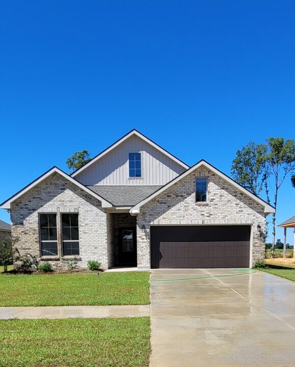 23553 District Dr in Robertsdale, AL - Building Photo