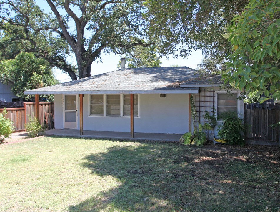 3014 Spring St in Paso Robles, CA - Building Photo