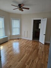 16 W Pulteney Sq, Unit 201 in Bath, NY - Foto de edificio - Building Photo