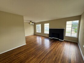 944 W Huisache Ave in San Antonio, TX - Building Photo