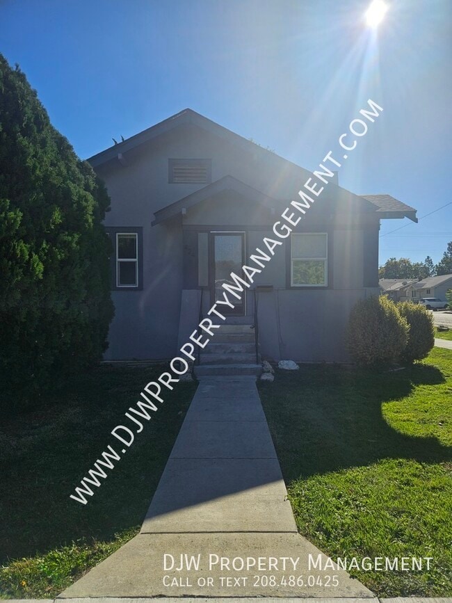 property at 424 5th St S