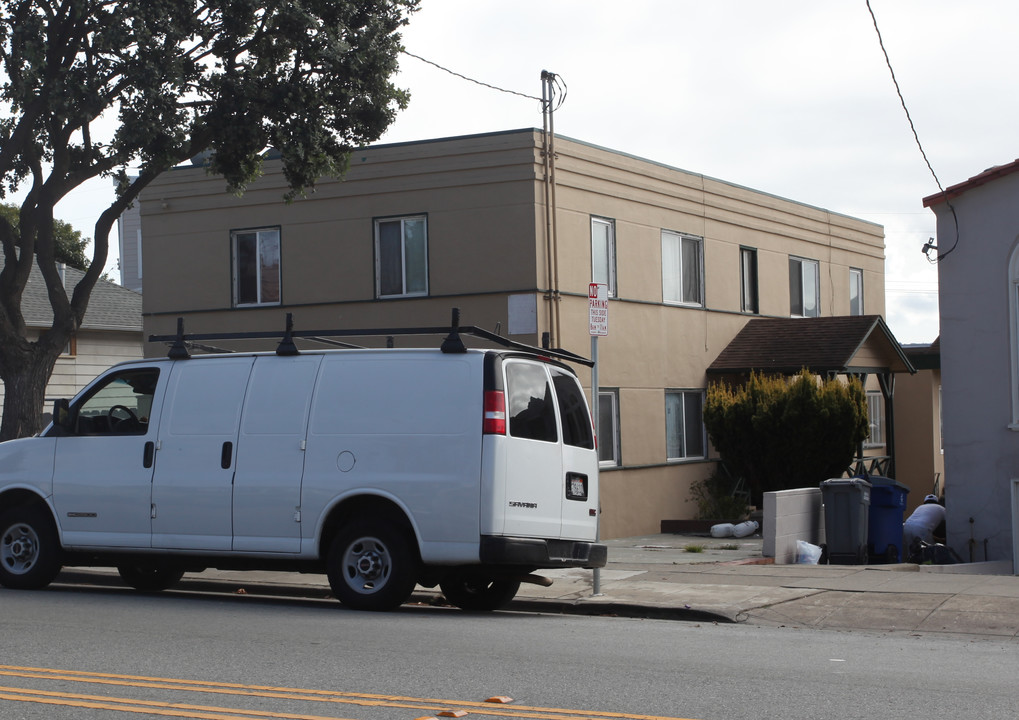 571 Grand Ave in South San Francisco, CA - Foto de edificio