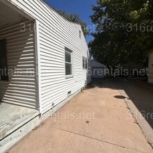 1810 S Gold St in Wichita, KS - Foto de edificio - Building Photo