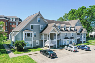 Sycamore Place in Athens, OH - Foto de edificio - Building Photo