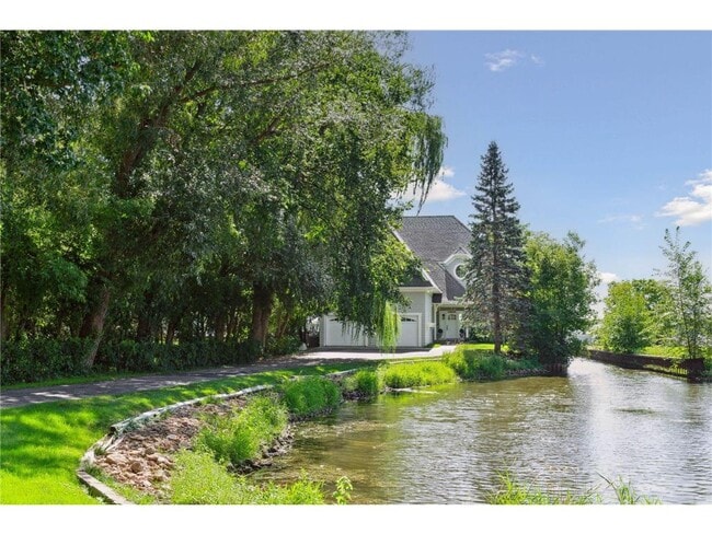3115 N Shore Dr in Wayzata, MN - Building Photo - Building Photo
