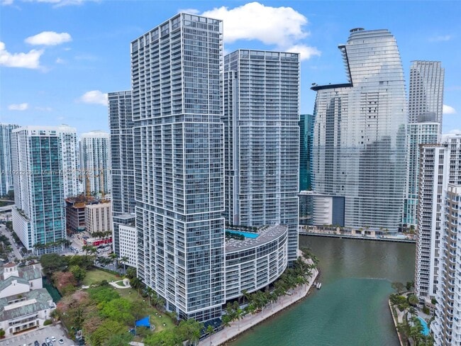 495 Brickell Ave, Unit 3511 in Miami, FL - Foto de edificio - Building Photo