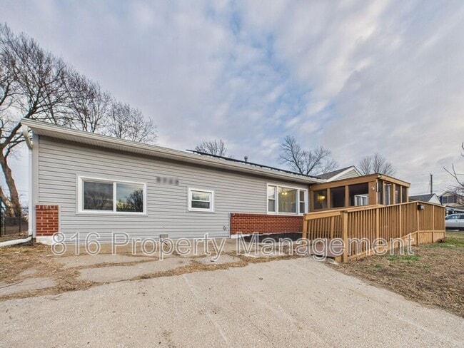 property at 5725 Blue Ridge Blvd