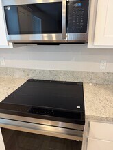 2777 Compile Wy in Roseville, CA - Foto de edificio - Building Photo