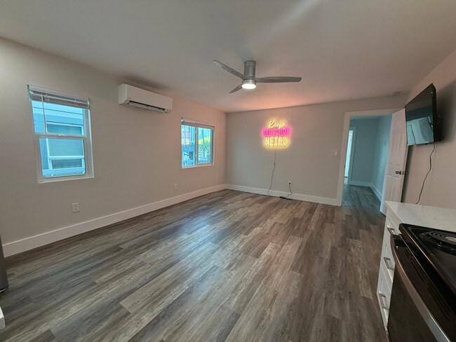 5437 Essex Ave S in Gulfport, FL - Building Photo - Building Photo