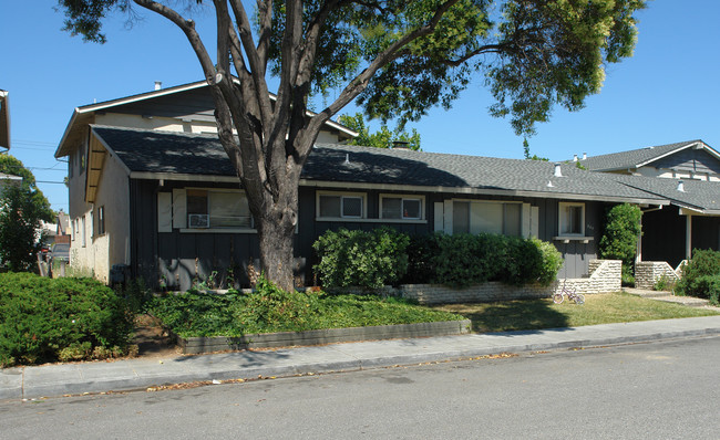 866 Gallatin Dr in Santa Clara, CA - Building Photo - Building Photo