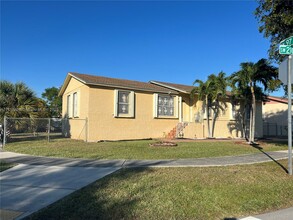 9785 SW 210th Terrace in Cutler Bay, FL - Building Photo - Building Photo