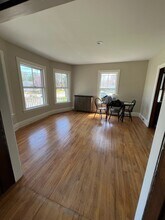 712 Gray Rd in Gorham, ME - Foto de edificio - Building Photo