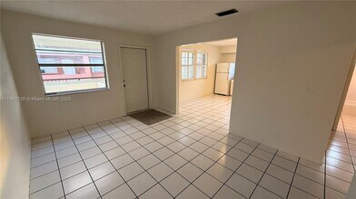3740 SW 59th Ave in Davie, FL - Building Photo - Building Photo