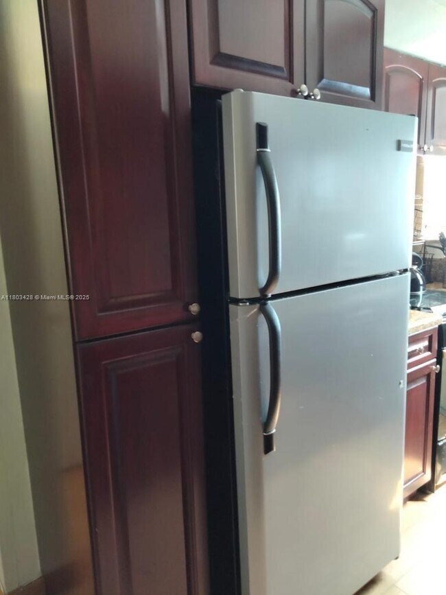 4015 Indian Creek Dr in Miami Beach, FL - Building Photo - Building Photo