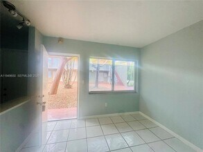 6310 SW 79th St in South Miami, FL - Building Photo - Building Photo